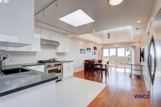 Building Photo - 263 Ralston St