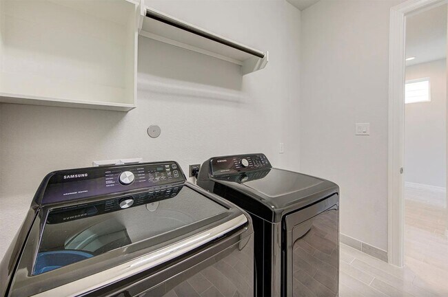 Foto del edificio - 1517 Canter Bayou Way