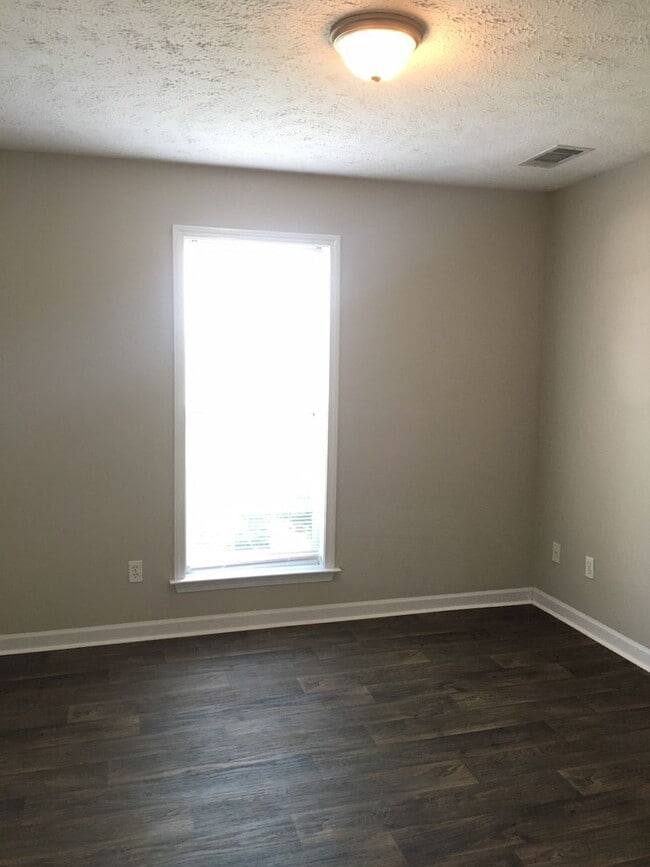 Building Photo - 3 Bedroom 2 bath  Medina Area
