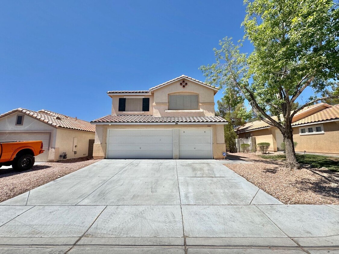 Primary Photo - STUNNING TWO STORY 4 BEDROOMS 3 BATHROOMS ...