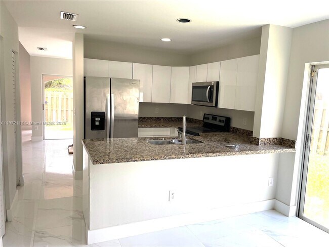 Foto del edificio - 10025 NW 51st Terrace