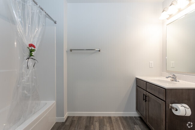 2BR, 2BA - 935SF - Red Rock Apartments