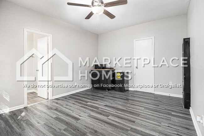 Foto del edificio - 876 Custer St