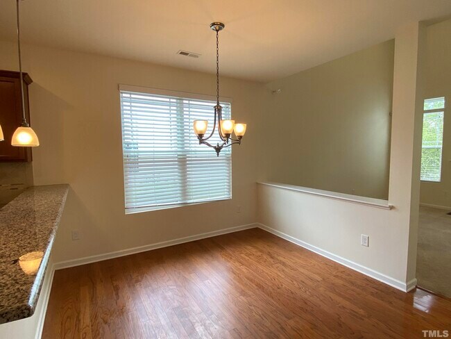 Building Photo - 5330 Jessip St