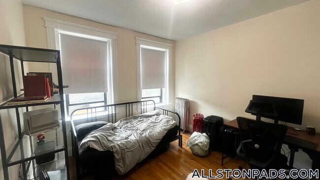 Foto del edificio - 1152 Commonwealth Ave