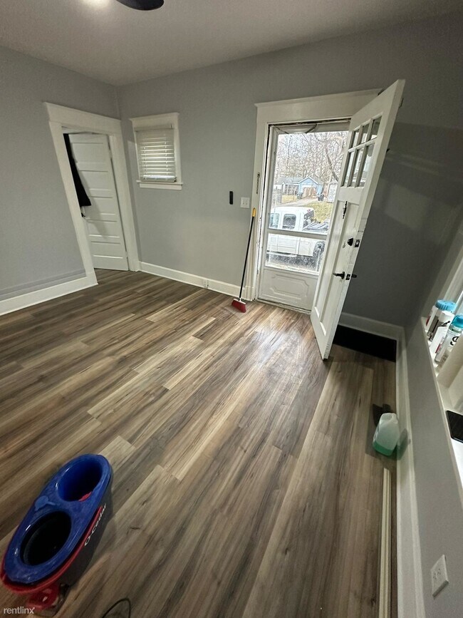 Foto del edificio - 3 br, 1 bath House - 607 Young Street