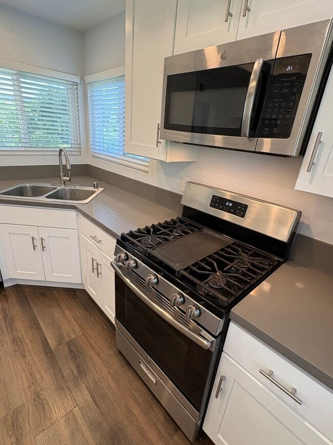 Building Photo - Serenity awaits in this upgraded 2 bedroom...