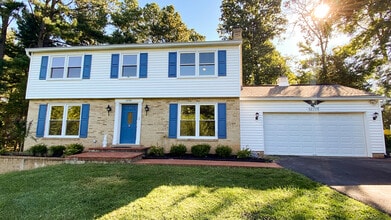 Building Photo - 12701 Carlsbad Ct