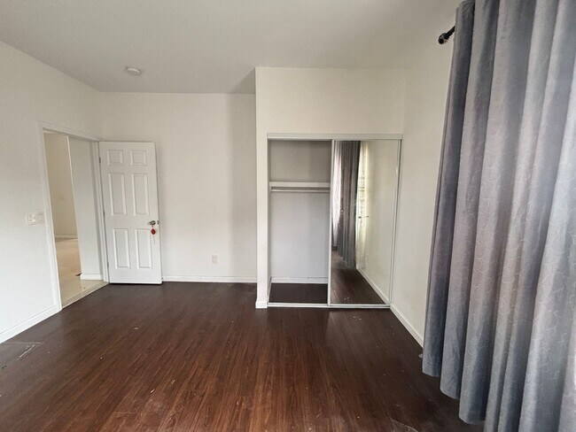 Foto del edificio - 1654B Olona Ln