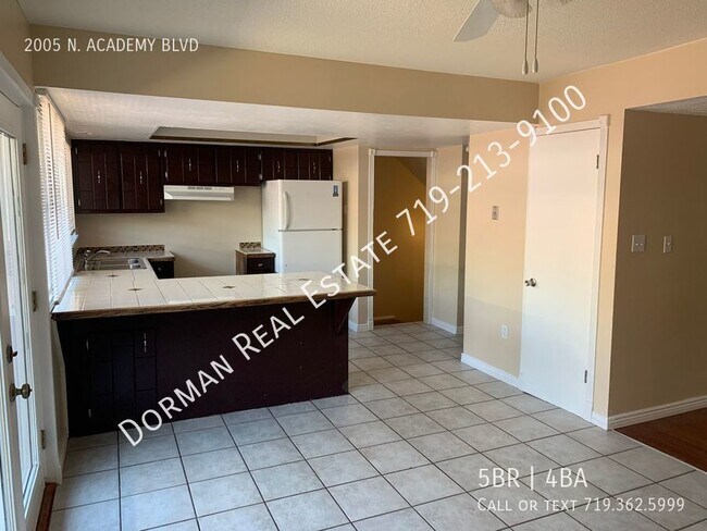 Foto del edificio - Townhouse with Plenty of room