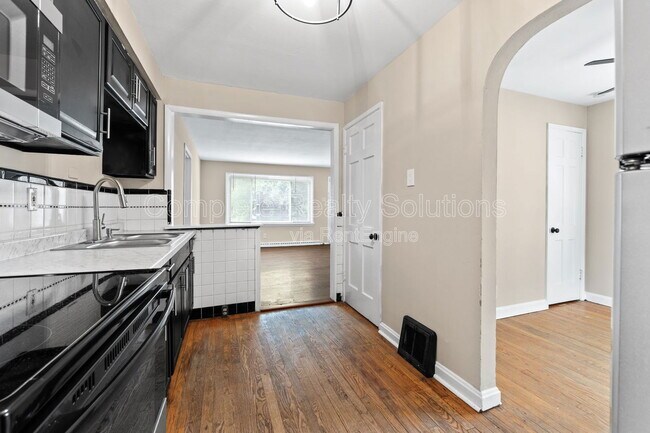 Building Photo - 2019 Raven Dr