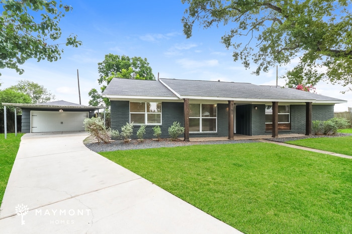 Primary Photo - 5151 Kingfisher Dr