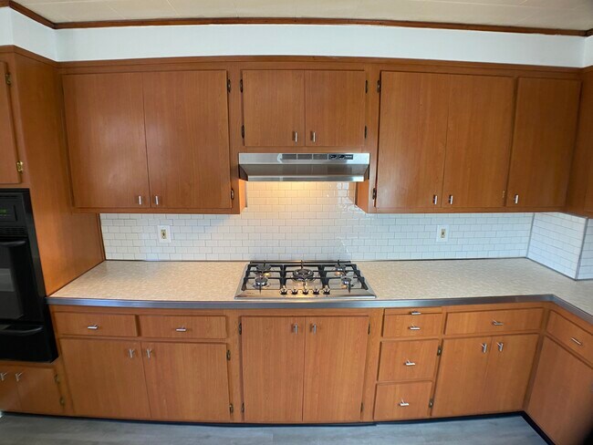 Building Photo - 74 W 19th St