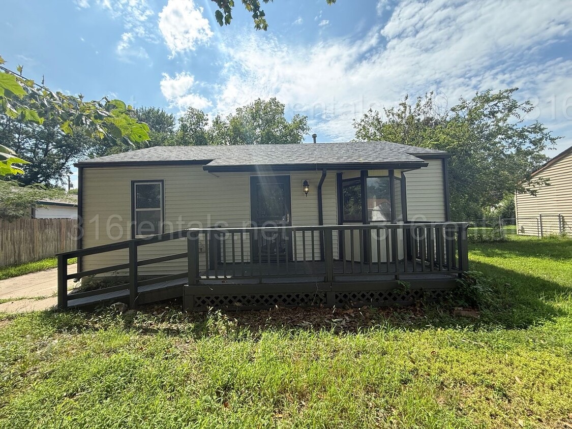 Primary Photo - $1195 - 2 bedroom/ 1 bathroom - Haysville ...