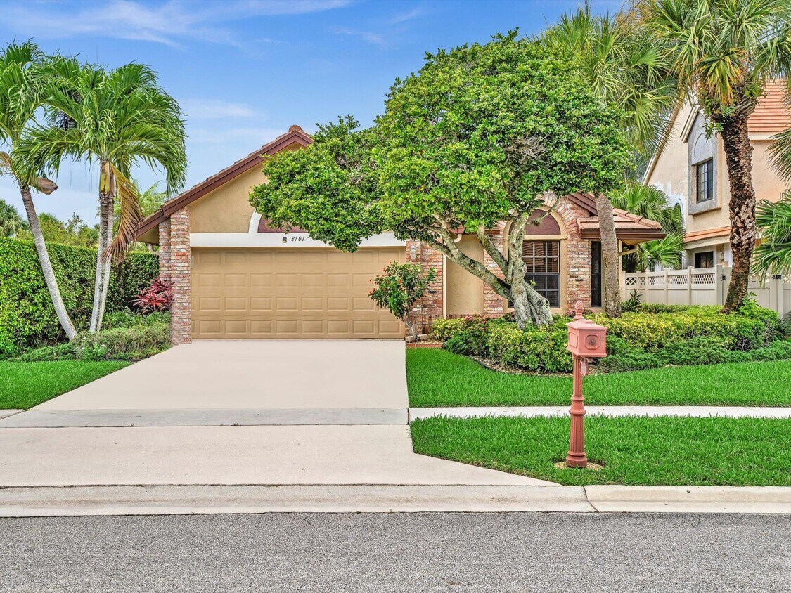 Primary Photo - 8101 Allspice Dr