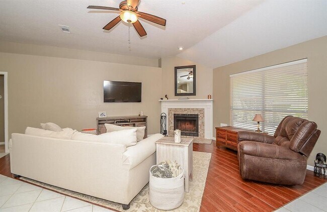Foto del edificio - 226 W New Meadows Dr