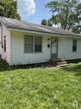 Building Photo - 310 N Bond Ave