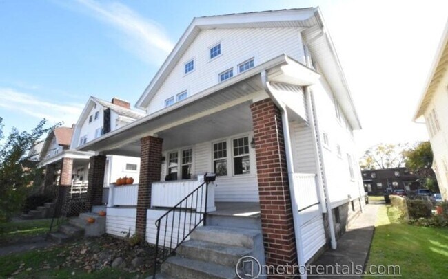 Foto del edificio - 87-89 W California Avenue