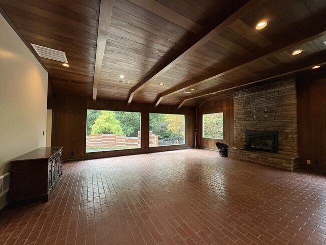 Foto del edificio - 4600 NW Cornell Rd