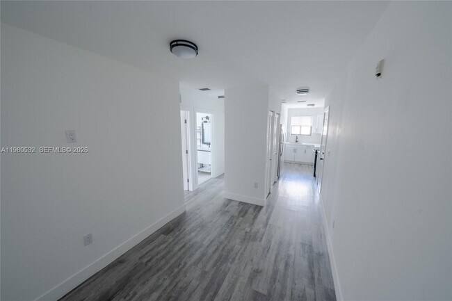 Foto del edificio - 3417 NW 22nd Ave