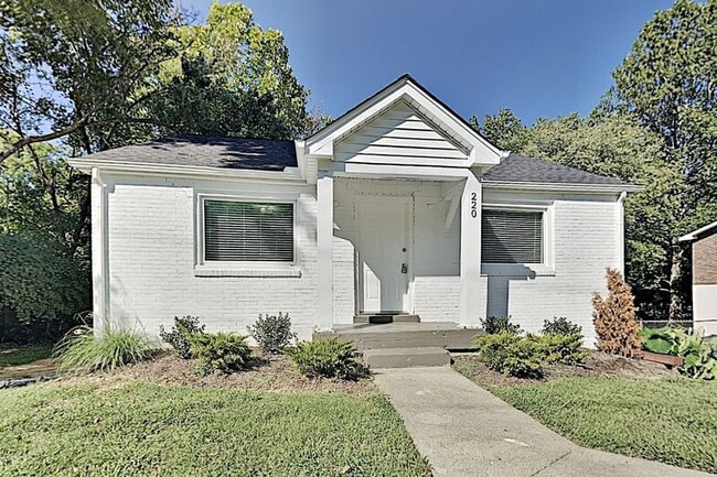 Building Photo - 220 Old Tusculum Rd