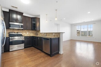 Building Photo - 443 2nd St