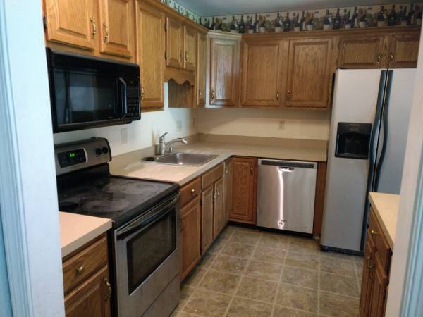 Foto del edificio - 420 Cherry Ln