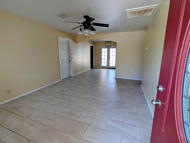Front Entrance - 1073 Miss Bev Ave