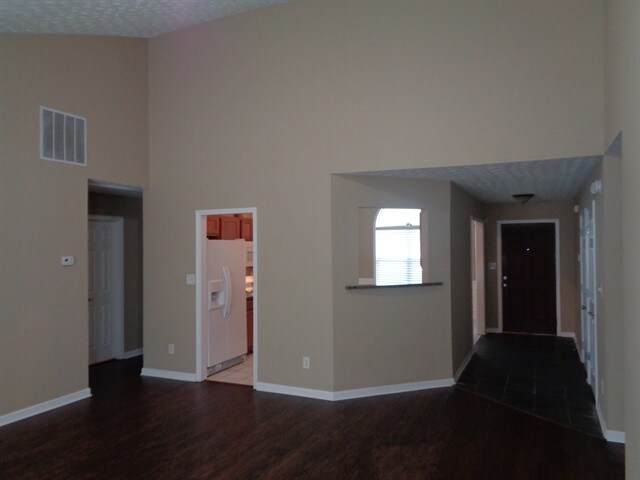 Building Photo - 660 James Ridge Drive