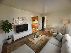 Building Photo - 114 S Market St