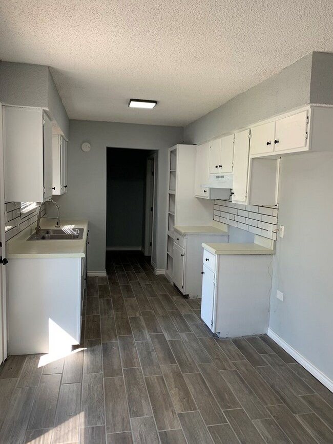 Foto del edificio - 660 Purdue St