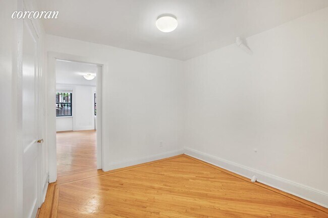 Building Photo - 467 1st St