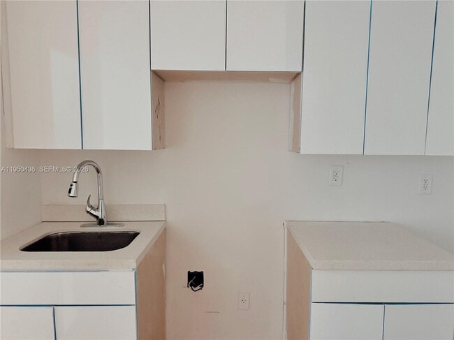 Building Photo - 1525 Euclid Ave