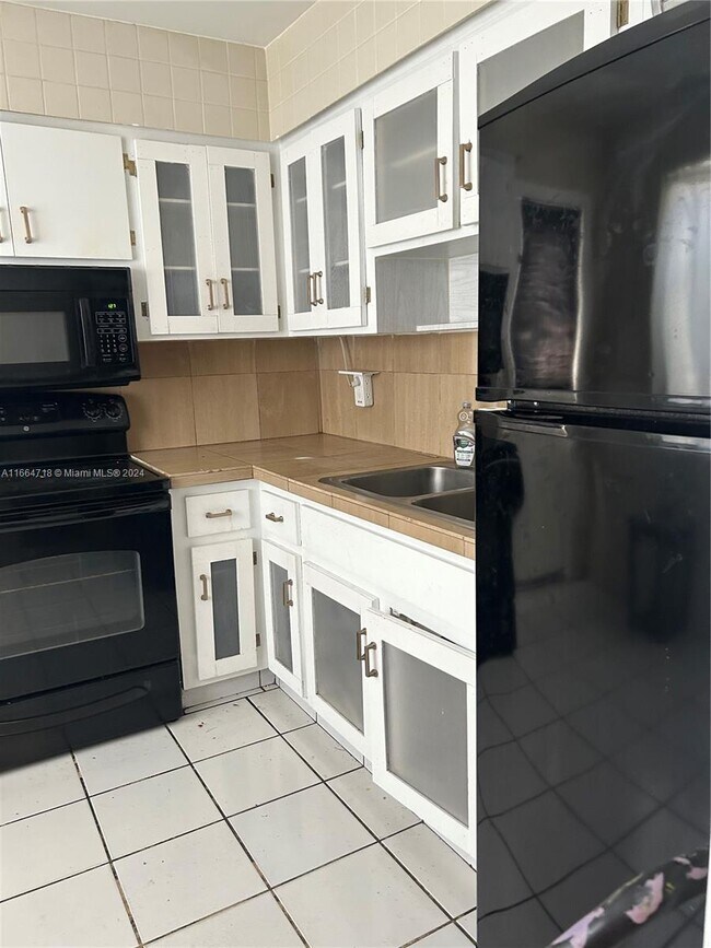 Building Photo - 417 N 57th Ave