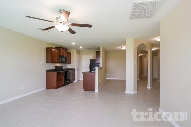 Building Photo - 316 Summer Horse Dr