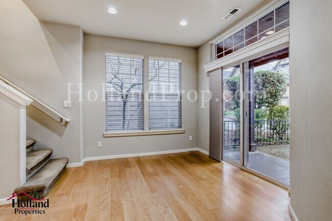 Foto del edificio - Beautiful 2 Bed • 2.5 Bath home in Prime Hillsboro Location – Light, Bright & Functional! *** Spe...