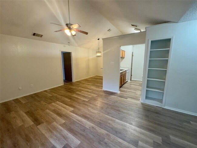 Foto del edificio - 112 S Mockingbird Ln