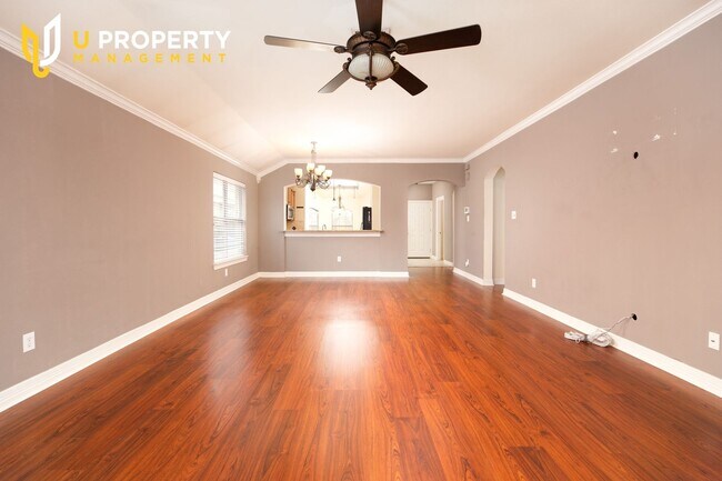 Foto del edificio - Well-maintained, 3 beds/ 2 baths a-story H...