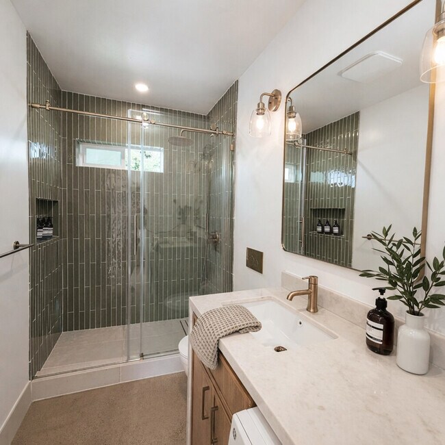 Foto del edificio - 6431 Carthage St