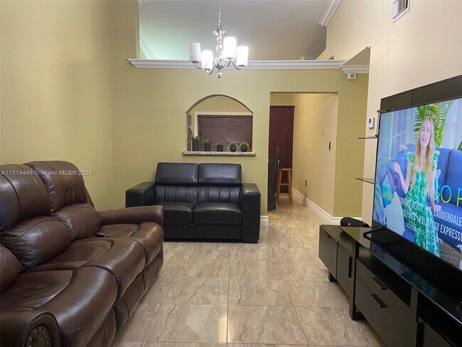 Foto del edificio - 6972 NW 179th St