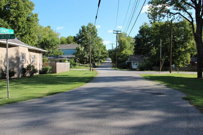 Foto del edificio - 2 Bedroom / 2 Bath Apartment with w/d hookups in East Nashville!