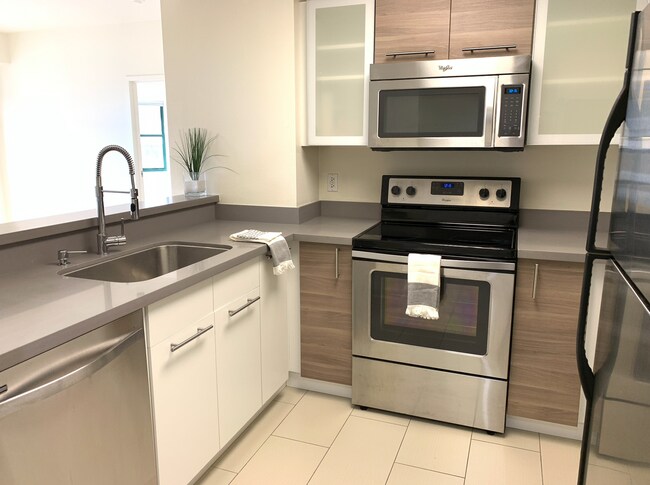 Building Photo - 988 Franklin St