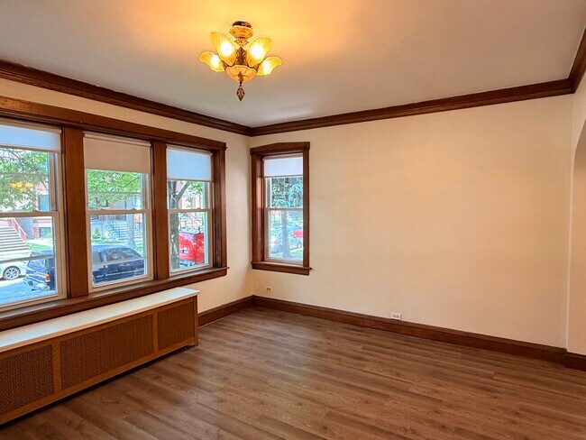 Foto del edificio - 3423 N Ridgeway Ave