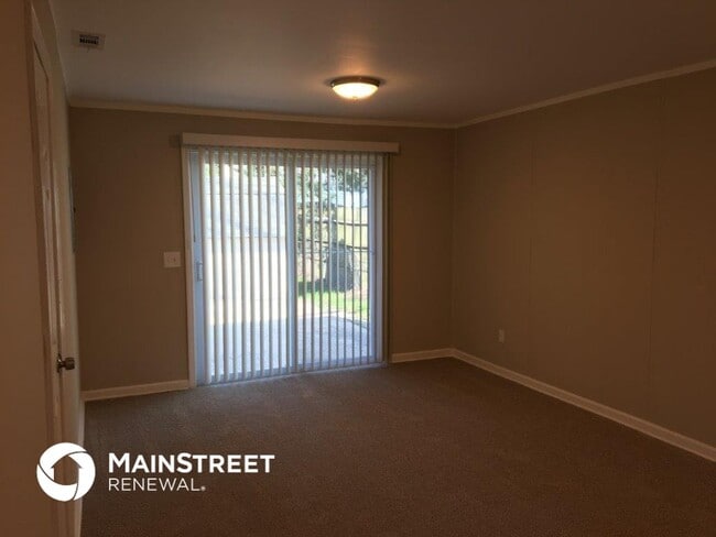 Building Photo - 27 Steeplechase Dr