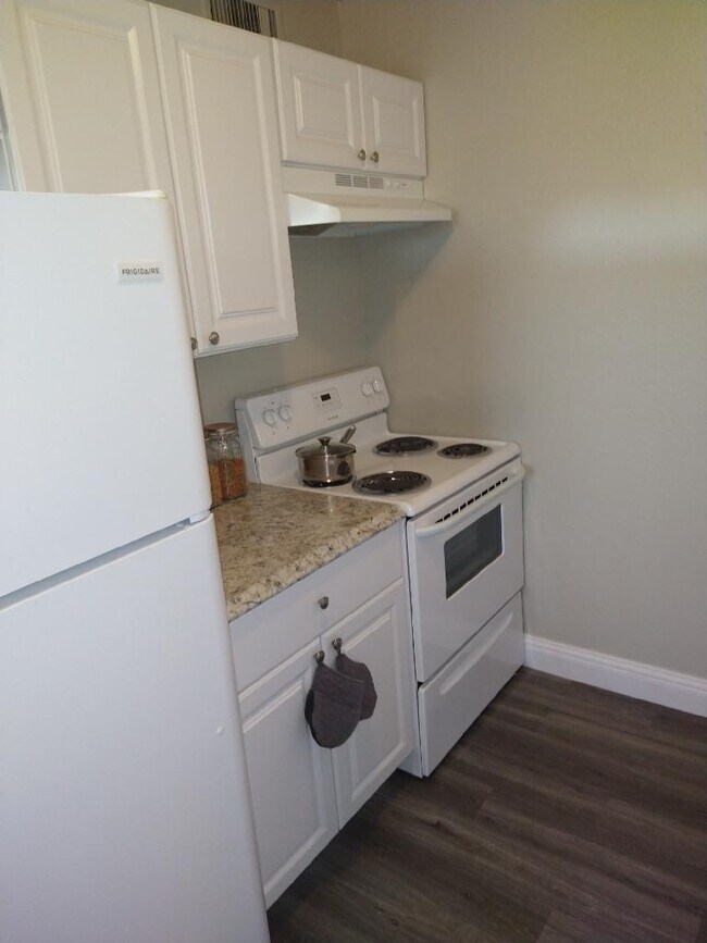 Photo - 612 London place Apartment