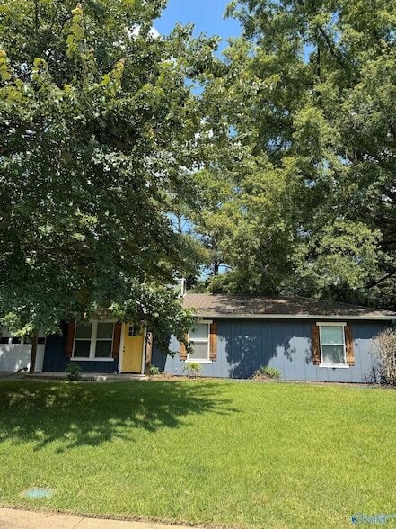 Building Photo - 902 Danmann Cir SE