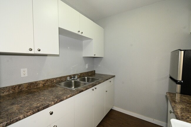 Building Photo - 4280 Quentin Ave