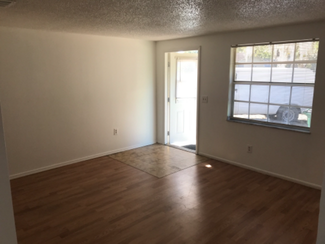 Building Photo - 4846 5th St