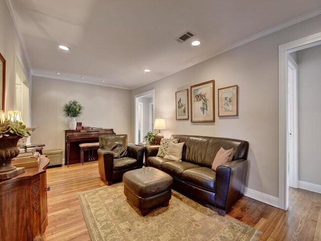 Foto del edificio - 2203 Sunny Slope Dr