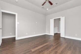 Building Photo - 10519 Moon Vly Ln